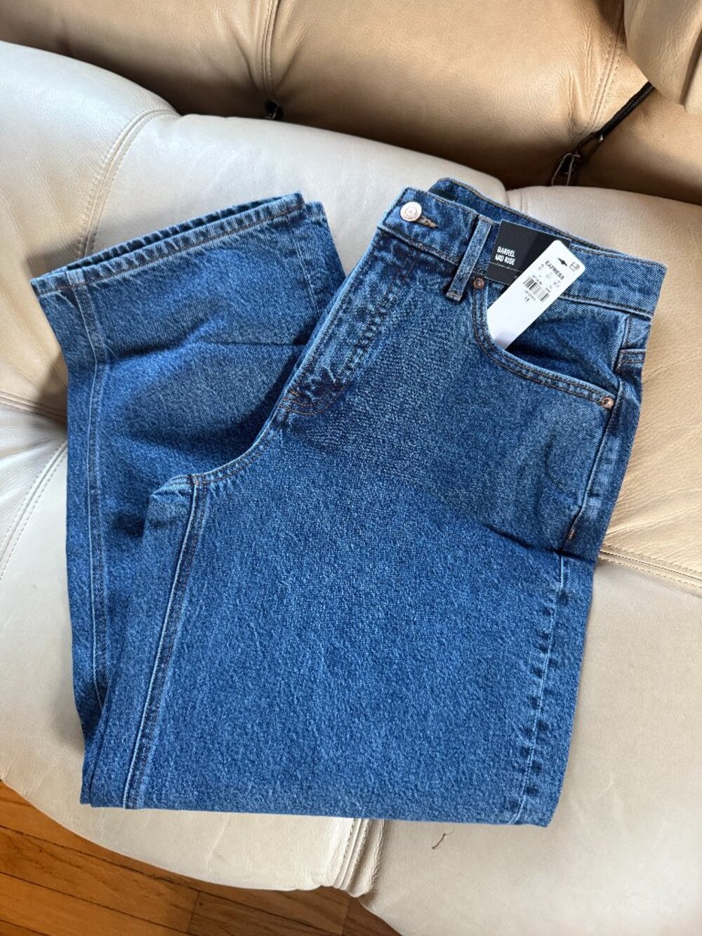 Express Mid Rise Medium Wash Barrel Jeans - Picture 2 of 4